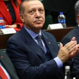 akpnin agir topu hayati yazicidan ekonomi itirafi e1IQjzuc