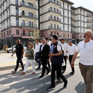 il baskani bakan toki konutlarini inceledi lWXdhCBK