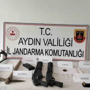 koskte ikili operasyon uyusturucu ve silahlar ele gecirildi PXyNtG3p