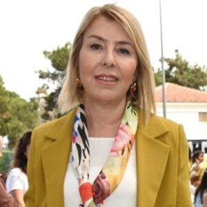 manavgat belediyesine yapilan operasyonda tutuklanip tahliye edilmisti baskan yardimcisi gulsum ozer gorevinden ve chpden istifa etti irBKG9rg