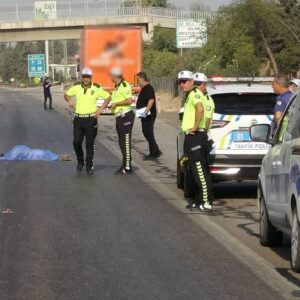 otoyolda feci kaza adanada tirin carptigi yaya oldu 1iye5ZGM