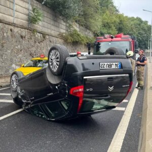 sariyerde kaza surucu yaralandi 5pT1p5Us