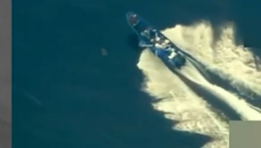 abd yine uyusturucu teknesi vurdu trump 3 narko teroristi oldurduk Vw4IWnNB