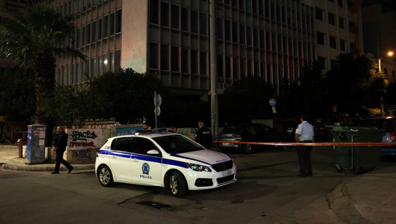 atinada bakanlik binasina piknik tuplu saldiri gmFntm3E.jpg