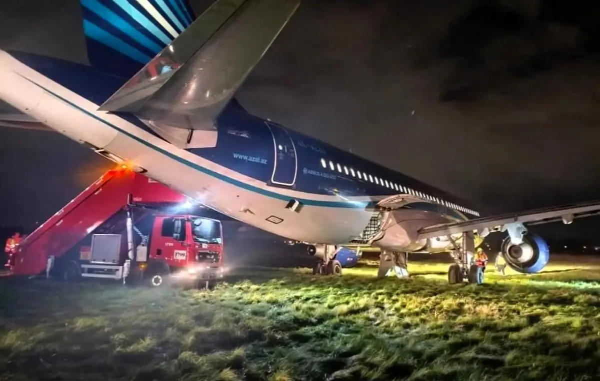 azal ucagi st petersburga zorunlu inis yapti WBibsWvU.jpg