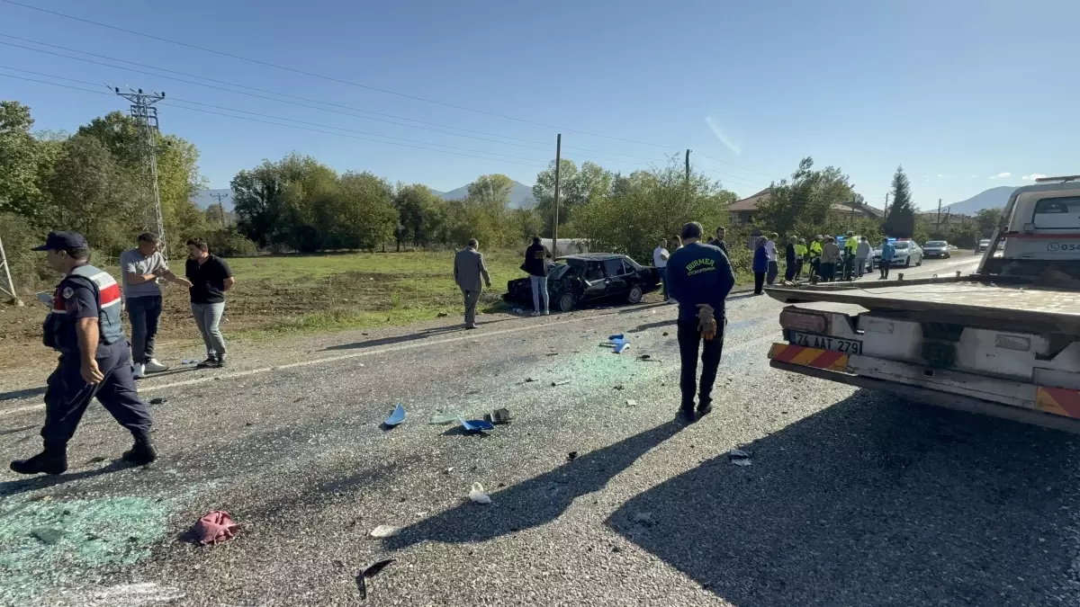 bartin karabuk yolunda zincirleme kaza 4 yarali y4cs1agq