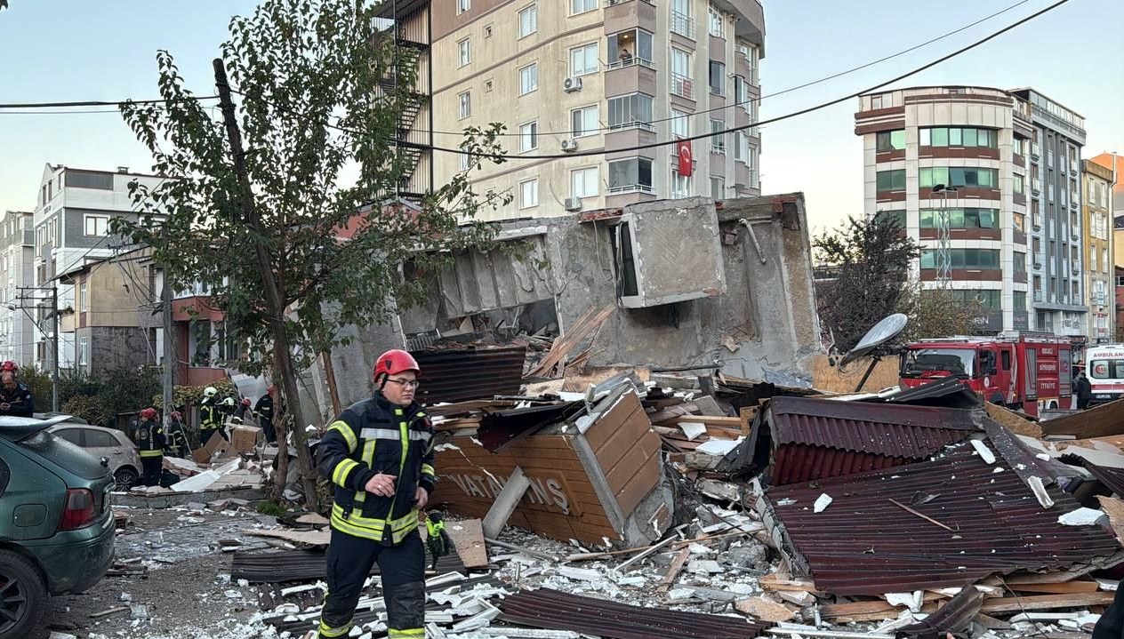 gebzede 7 katli bina coktu enkaz altinda en az 7 kisi olabilir n9FgLy4T.jpg