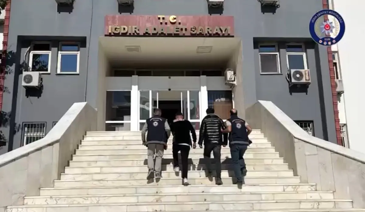 igdirda duzensiz gocmen operasyonu 10 afgan yakalandi kG5VX8qO.jpg