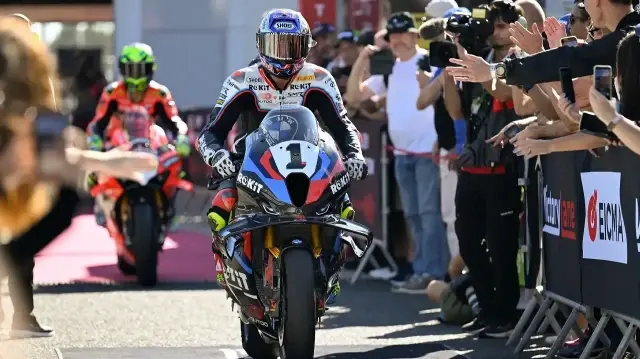 toprak razgatlioglu portekizde podyumun zirvesine cikti MVfwE1EO