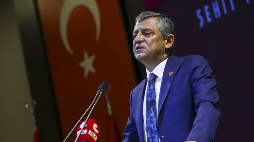 Özgür Özel, Türkan Saylan’ı Anarak Onun Mirasını Yaşatacaklarını Vurguladı